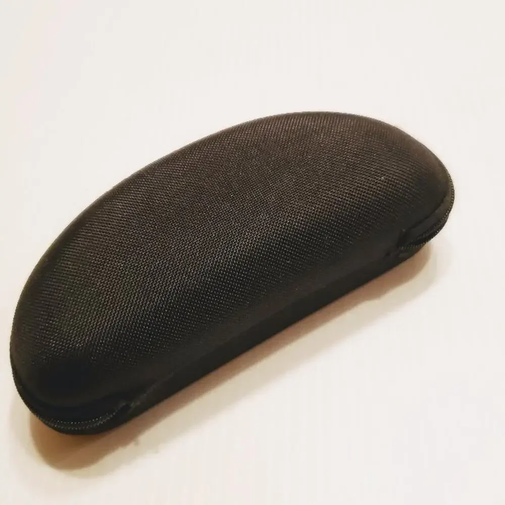 Polaroid semisoft clamshell sunglasses eyeglasses case.